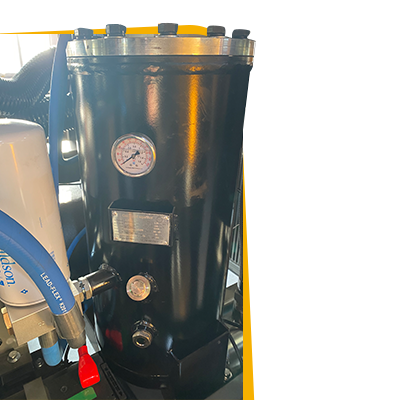 Clean compressor oil-air separator
