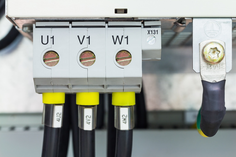 Three phase compressor wiring