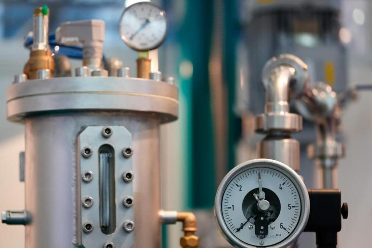 Instrument air control gauges and valves